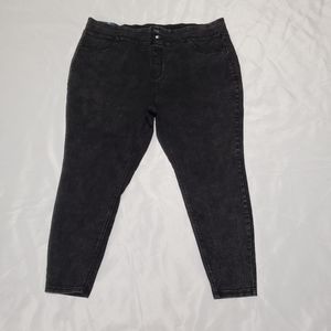 Terra & Sky Skinny High Rise Jegging.